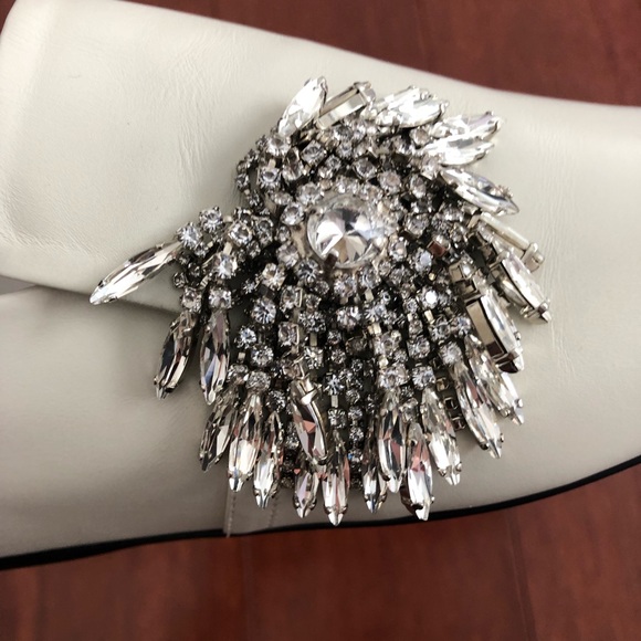 Jil sander Lambskin Convertible pointy mule/  flats with embellished jewelry. - Picture 11 of 17